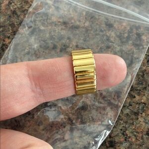 Gold-Tone Ribbed Ring size 8